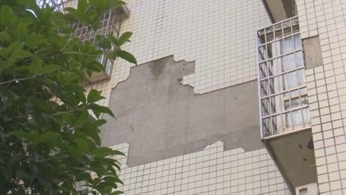  栗源|【市长热线】瀚水栗源高空掉瓷片砸中小车，维修费起纠纷