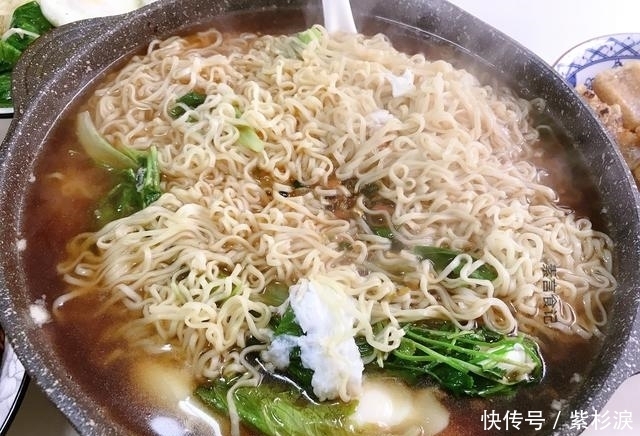 简易|自觉不出门的第六天,一家5口的简易午餐发到朋友圈,各个说想吃