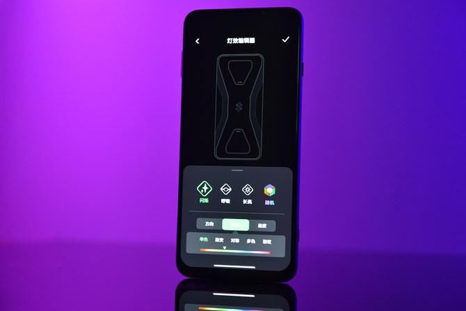  体验|显示升级带来全新操控体验 腾讯黑鲨游戏手机3S评测