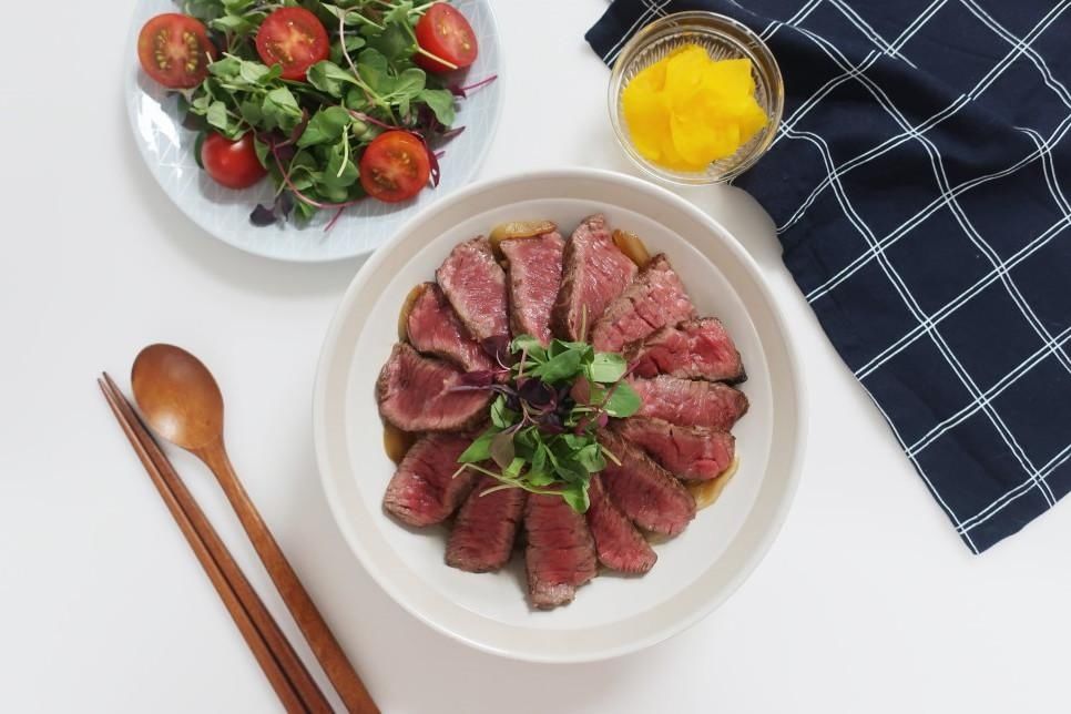 做法|简单美食之《牛排盖饭》的做法