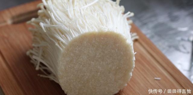 泼辣|不加油泼辣子的金针菇是没有灵魂的,这么拌出来,闻着都下饭