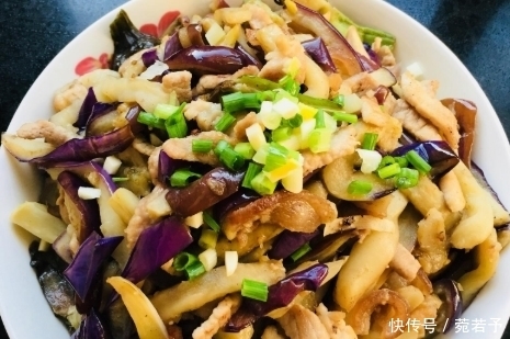 油亮|鲜嫩可口香味四溢，营养美味色泽油亮，孩子能多吃一碗饭