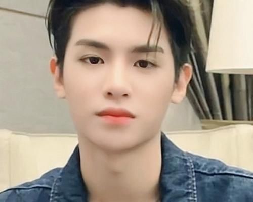 黄明昊|快本实习主持早就内定黄明昊?全因其关系太深,节目组没办法不选