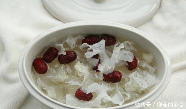  乌黑|红枣与此物一起煮，皱纹消失了，嘴巴不臭了，头发变得乌黑发亮！