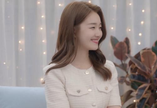  位男嘉宾|《心动的信号》女二女三目睹女一被三位嘉宾表白，女一表情暴露真实人品