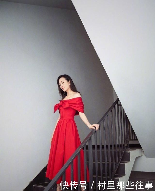 朴素大方|王鸥一身红色连衣裙,朴素大方,御姐范十足