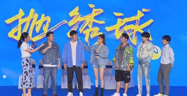  生图|跑男发布会没空调，所有嘉宾暴汗脱妆，看清baby生图：这谁敢信？