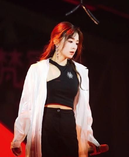 浪姐|《浪姐》五公,张含韵个人赛只唱不跳,原因太让人心酸