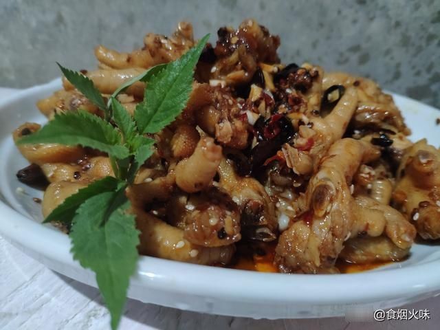 好吃|凉拌鸡爪怎么做好吃?这种方法最正确,香辣Q弹,超好吃