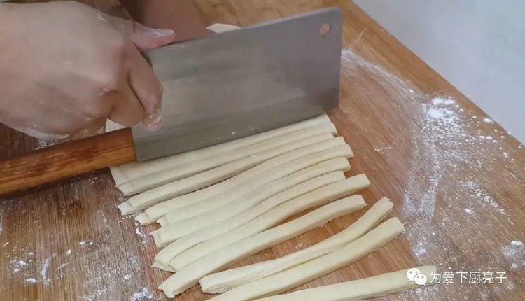 简单|我家零食从来不用买,切一切锅里一炸,比油条薯片好吃,越嚼越香