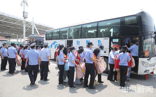  押解|121名嫌疑人被押解回青 特大电信网络诈骗案圆满收关