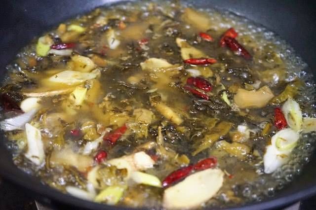  酸菜鱼|经典酸菜鱼，厨房小白想一次做成功，掌握这几个窍门，半分钟就会