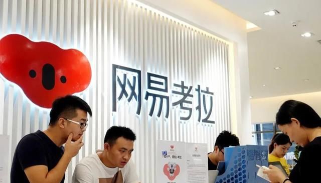  微信|我在微信群代购海南版iPhone，第二天人财两空