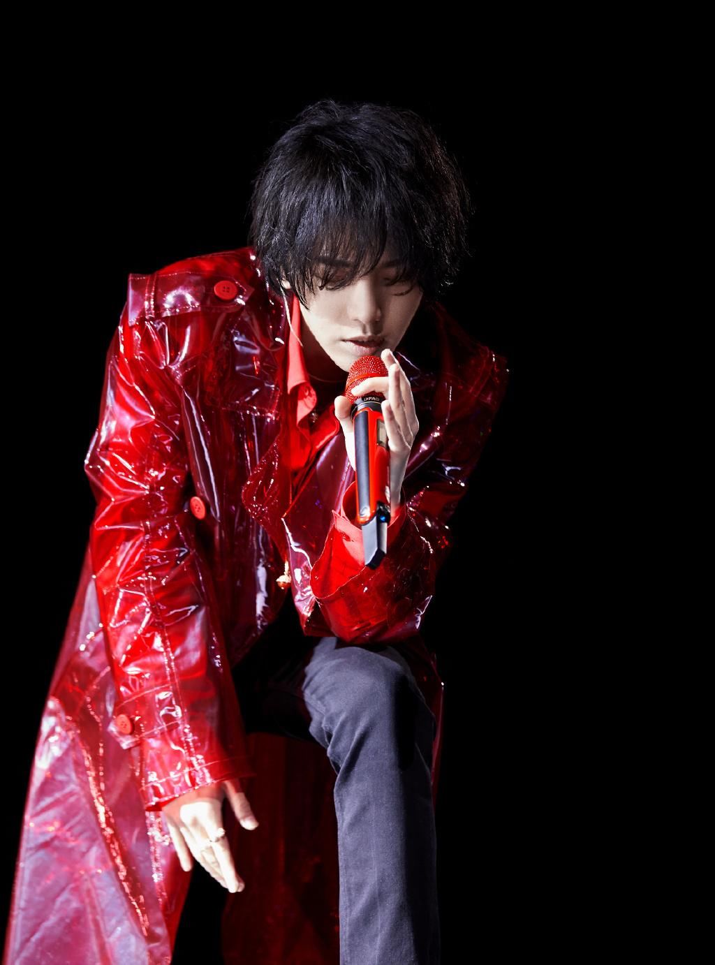 走下坡路|华语乐坛在走下坡路,抄袭和口水歌成主流,华晨宇和邓紫棋成希望