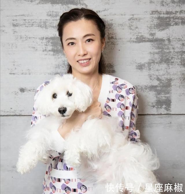  不满|甘比父亲抛弃甘比，不满刘銮雄，如今住在破烂公屋很落魄