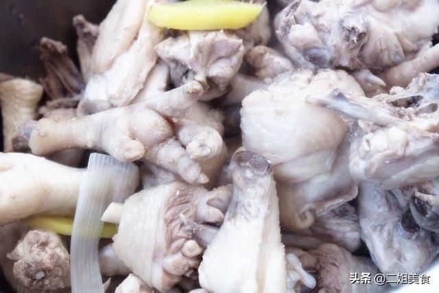 鸡肉|秋天,牛肉羊肉靠边站,最该吃的是这肉,炖土豆很香,人人吃得起