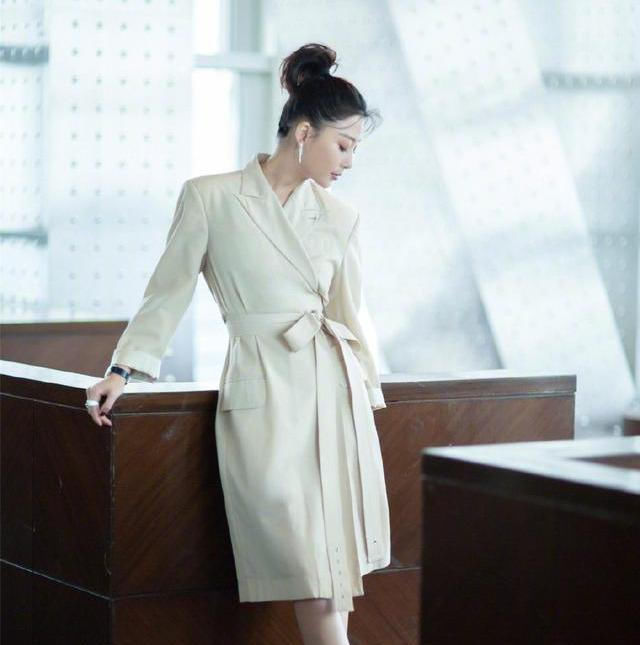 比美|白玉兰奖大争夺！海清马伊琍孙俪红毯比美，闫妮陶虹竟成全场最佳