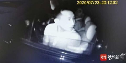 收费站|“我就回个信息”男子高速停车被查后一脸无辜