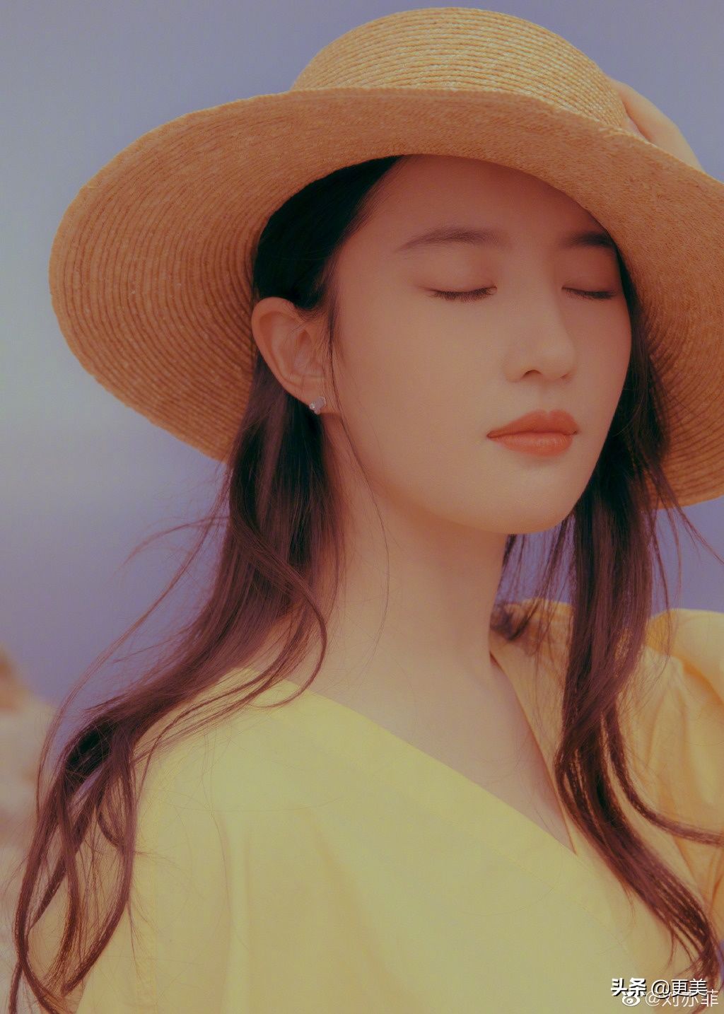  景甜|景甜笑看资源咖断层降级，这脸也吸金？