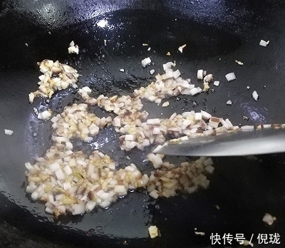 升级|#一道菜表白豆果美食# 水煮西兰花再升级，低脂少油更鲜美
