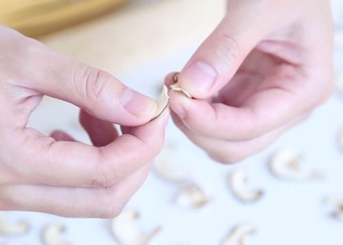 美食|居家自制鲜香美味的香菇粉,煮粥拌面的理想辅食,家中孩子特喜欢