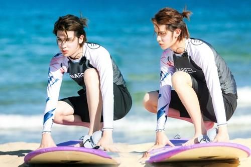  夏日|宝藏综艺《夏日冲浪店》，王一博陪你海上冲浪，只有相爱没有相杀