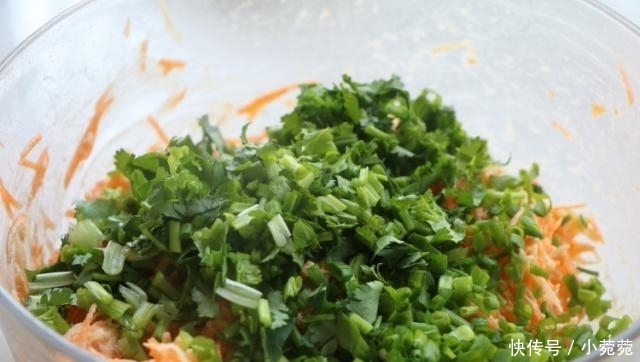 炸丸子|炸丸子总是硬?按照此配方,炸出来更酥脆