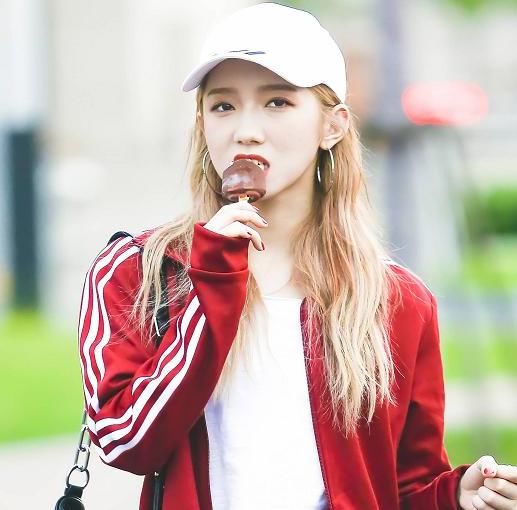  反感|孟美岐参加节目，见到蔡徐坤还90度鞠躬，蔡徐坤的反应让人反感