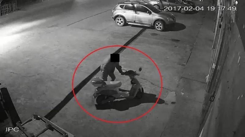 装有|男子偷走装有20万保险箱后害怕而逃 警方追踪三年终落网