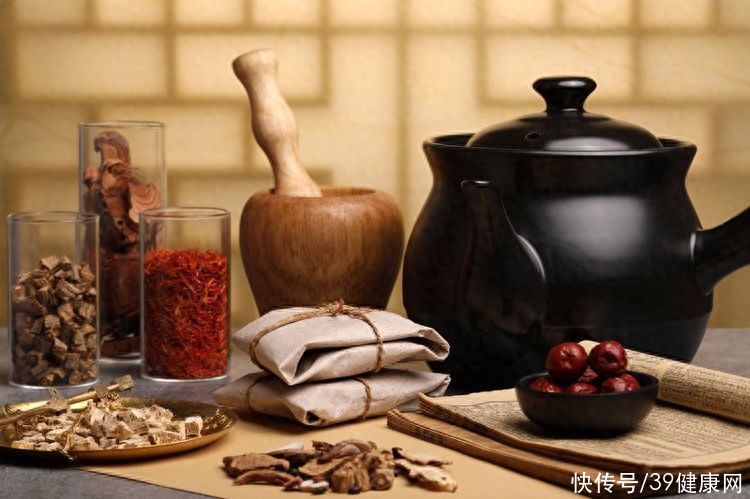 中医有治疗癌症的案例吗(如果一个中医名师得了癌症，他会用中医中药治疗吗？看看真实案例)