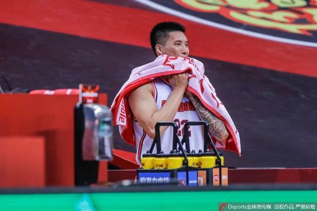  情况下|体坛联播｜广东男篮19分大逆转，曾繁日被驱逐赛后致歉