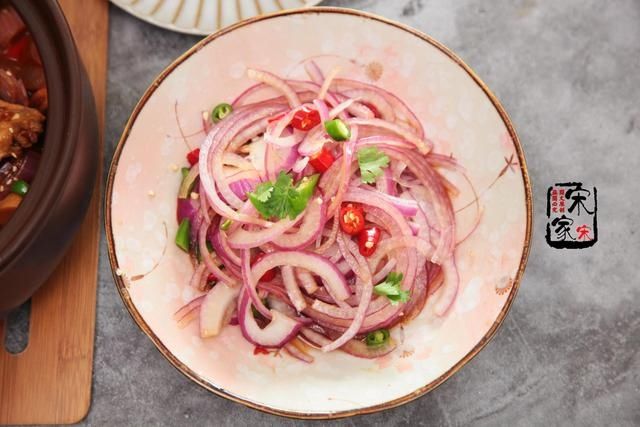 道菜|晒晒夫妻俩的节日晚餐,清爽简单3道菜,网友:日子就要这样过!