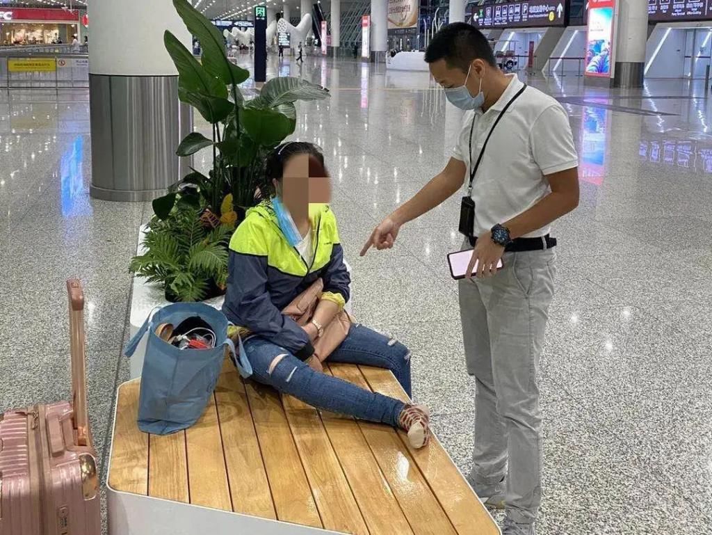 电话|深度揭秘：拨打酒店门缝中小卡片上的电话，美女会来敲门吗？