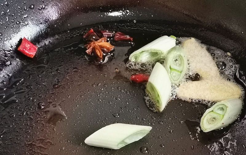  早餐|鸡蛋别总白水煮，试试这样做，香辣入味，挑食的孩子抢着吃！