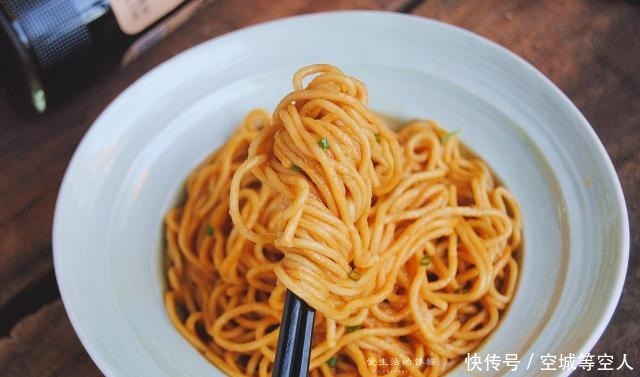 烦腻|家人最爱吃这面,一吃几十年,丝毫不烦腻,每次都光盘到底