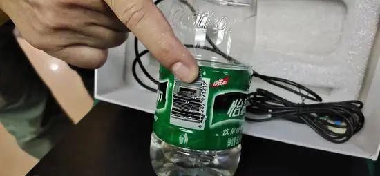 吸顶灯|矿泉水瓶、衣服、家用吸顶灯......这些日常用品可能在偷拍你!