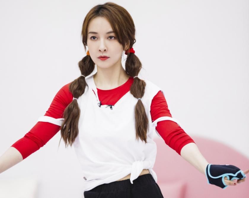  看点|《浪姐》还在热播，吴昕又有新综艺官宣，搭档多位男神追定了