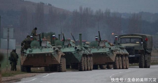进驻|俄正规军进驻白俄罗斯,大批装甲车封锁城市,西方分裂阴谋失败