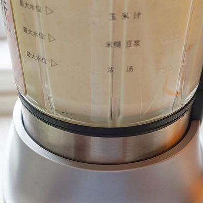 沙拉|蔬菜沙拉和香蕉奶昔