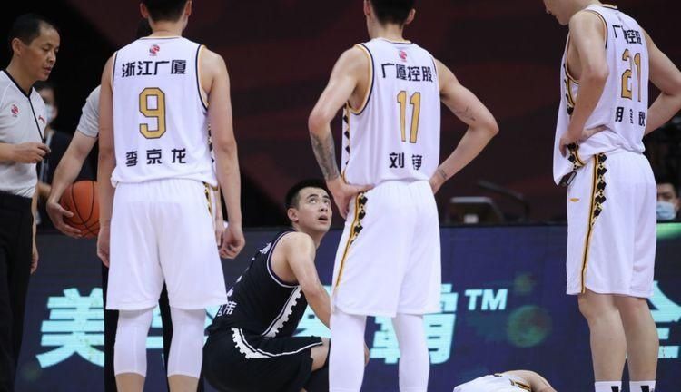  比赛|辽宁男篮坏消息！24+4悍将恐缺席季后赛，杨鸣已经没有退路