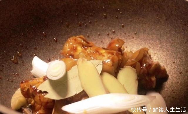 春节|春节学做猪肘子,只需要一腌一煮,肥而不腻入味不散