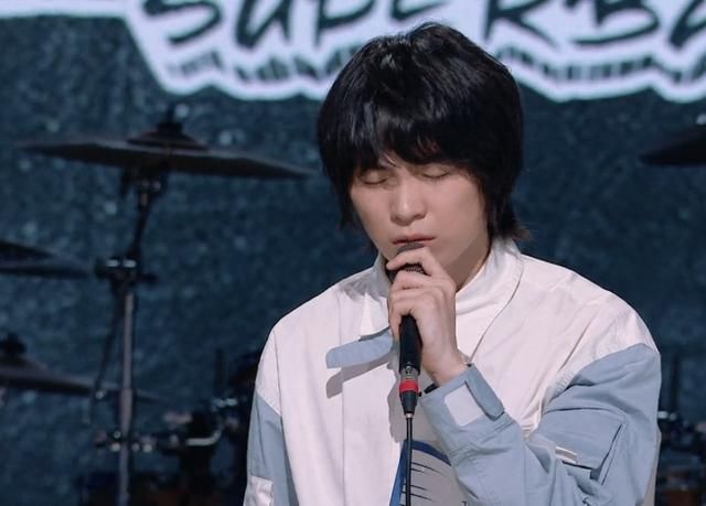  比起|比起《少年之名》，《明日之子》到底赢在了哪里？