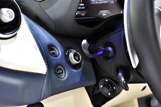 有钱人|198万起,主打豪华舒适的GT双门跑车,有钱人的大玩具!