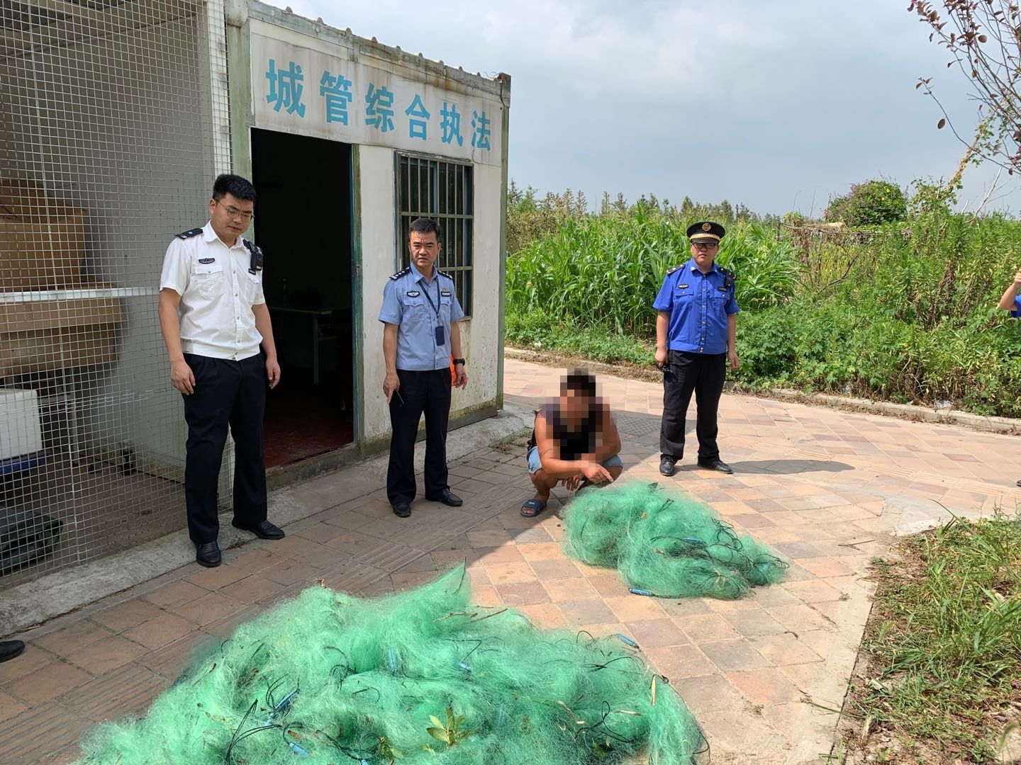  河上|围场河上的黑影——浦东警方抓获一名非法捕捞对象