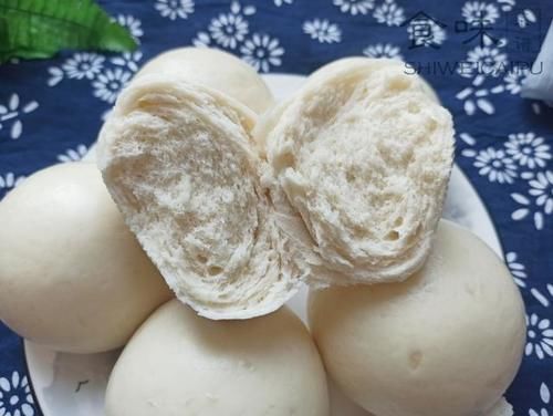  特别|蒸馒头时，别只会放酵母粉，老师傅教你一招，暄软蓬松，特别好吃