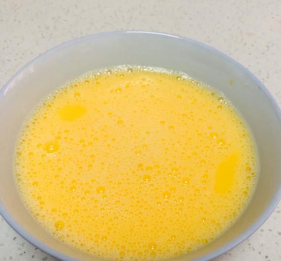  气孔|你蒸的鸡蛋羹不好看？别只会加水，偷偷加一点它，嫩滑无气孔