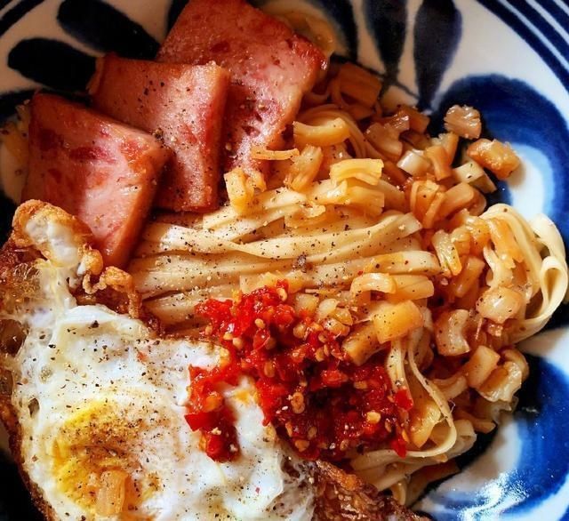 牛肉面|黄磊晒了一碗面,瞬间点赞过万,被粉丝们称为面中上品,来看看