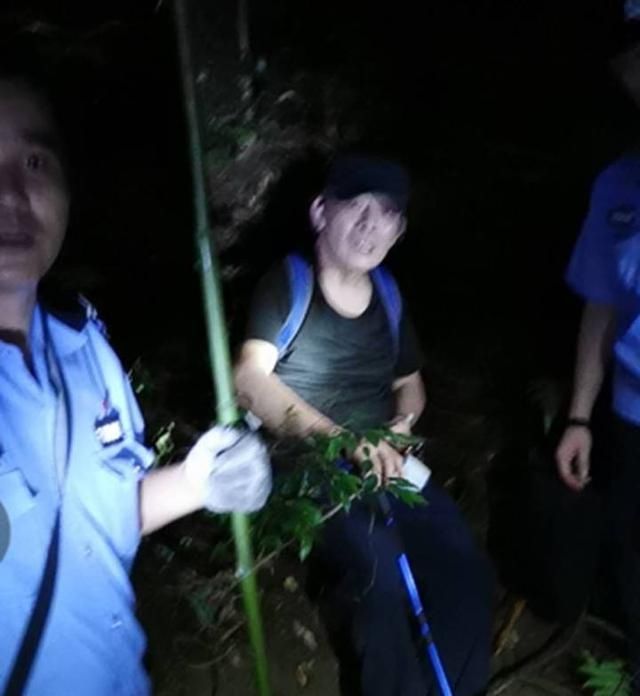  困人员|就在今晚！1名驴友被困东洲深山！16名救援人员柴刀开路！5小时生死救援