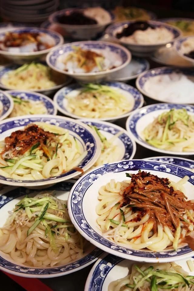  星球|一夜爆红上榜孤独星球！这个古城美食不输成都，景区免费高铁直达