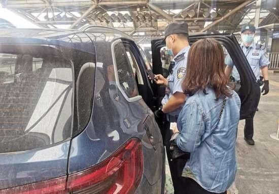  父母|32岁男子一天被逼相亲3次离家出走：该不该接受父母安排的相亲？